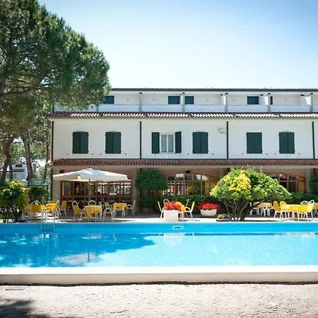 El Prado Otel 3*
